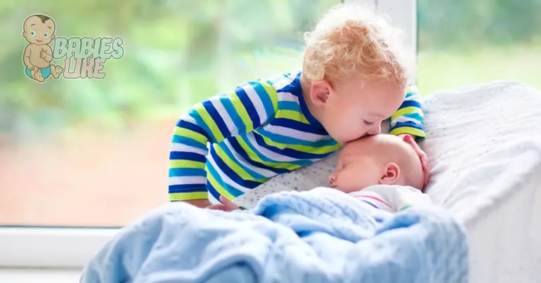 Introducing a New Baby to Older Sibling